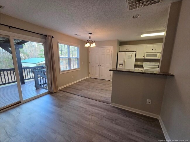 Photo - 220 Loxley Ln