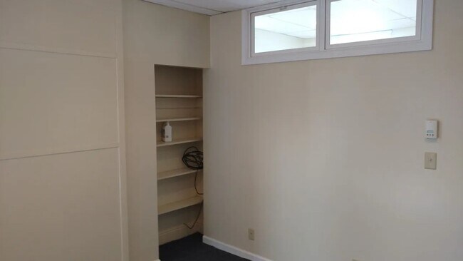 Photo - 1 Bedroom in Midtown w/optional Garage Unit Apt 3