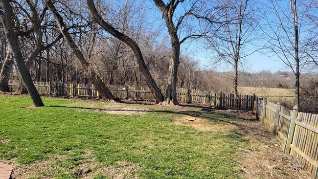 Photo - 916 NE Bristol Dr