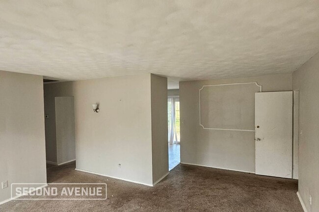 1 Rosehaven Dr