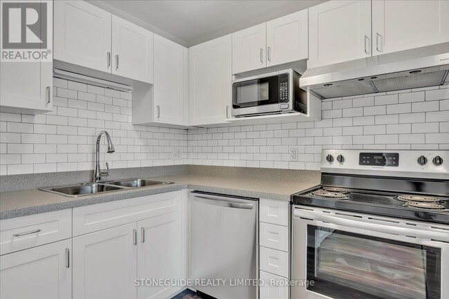 Photo - 555 Bonaccord St Unit 421