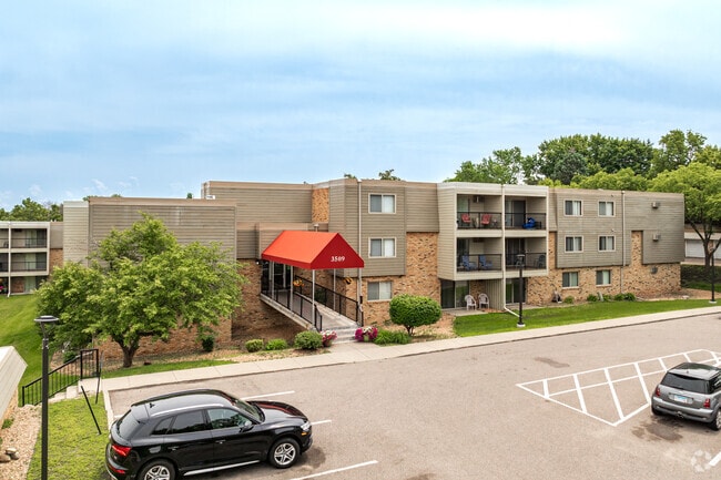 Royal Oaks Apartments
