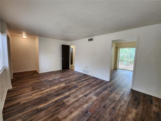 Photo - 300 NW 20th Ave Unit 5