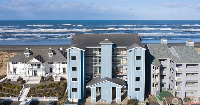 Building Photo - Ocean Front Condo with Beachy charm