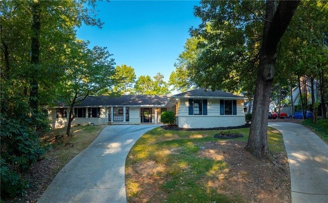 Photo - 7330 Hunters Branch Dr NE