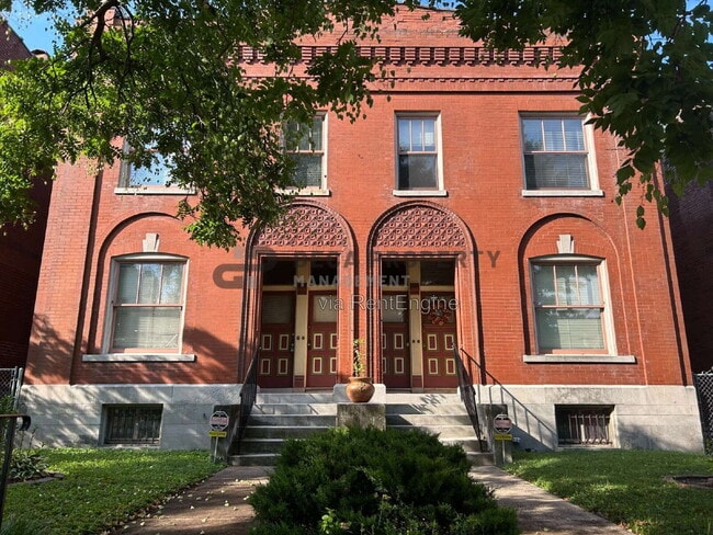 Building Photo - 2304 Russell Blvd Unit 1e