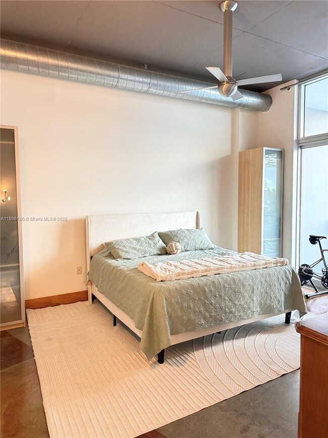 Photo - 2001 Meridian Ave Unit 417