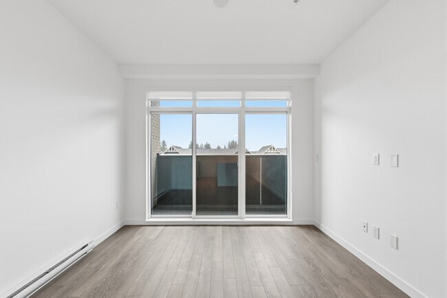 Photo - 8509-8158 158 St