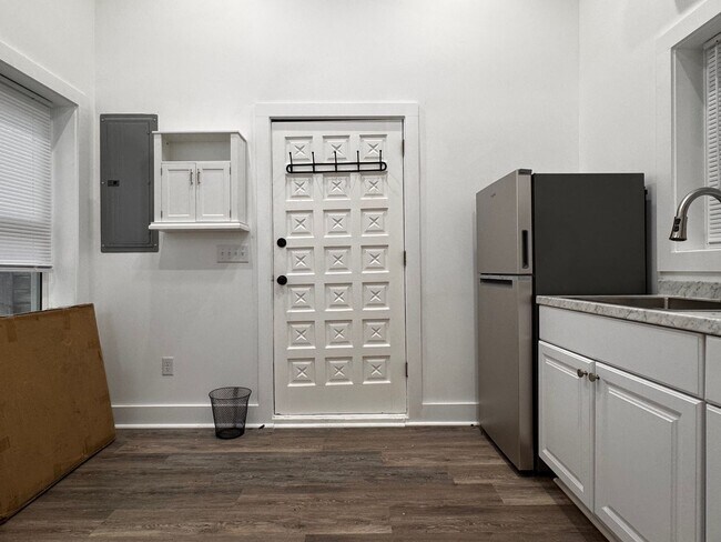 111 Washington Ave Unit C (Cottage)
