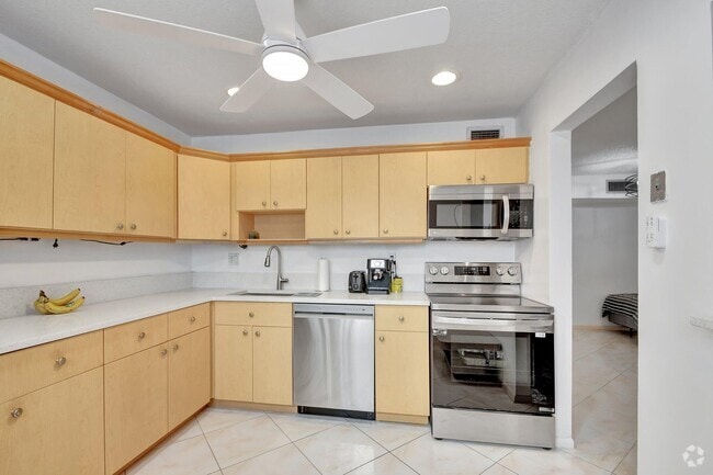 Building Photo - 459 Piedmont J Rental