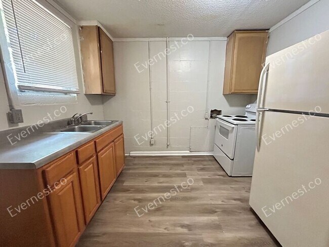 Photo - 1077 Jessamine Dr Unit B