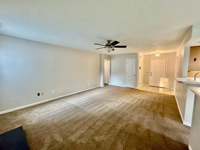 Photo - 612 Oak Grove Rd