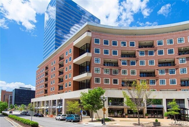 Building Photo - 155 Carondelet Plaza Unit 505 Rental