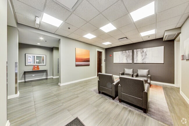 Building Photo - 170 W Polk St Unit 901 Rental
