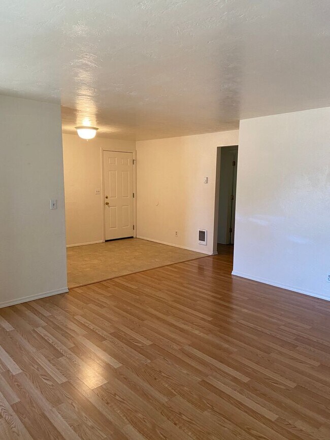Photo - 2112-2 Unit 2114