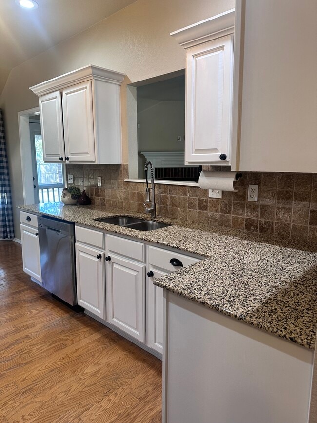 Photo - 115 W 125th Ct
