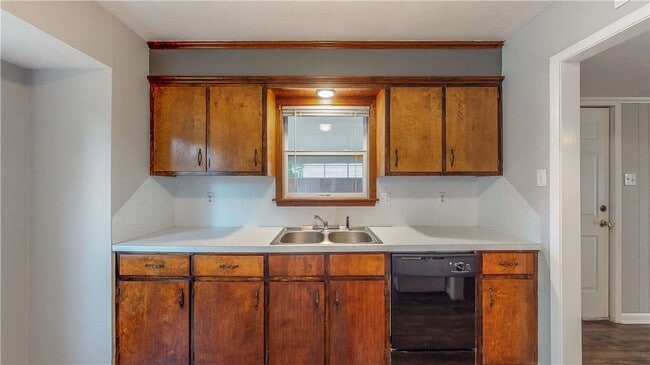 Photo - 1108 Forest Glen Ct