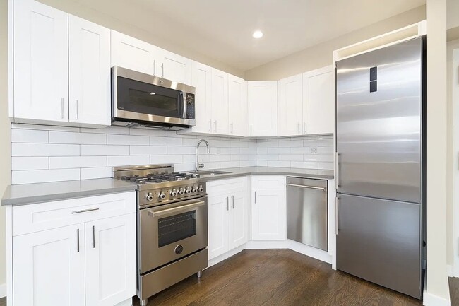 99 Suffolk St Unit 8B