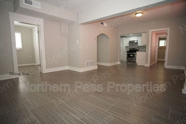 Photo - 2114 Tremont Ave
