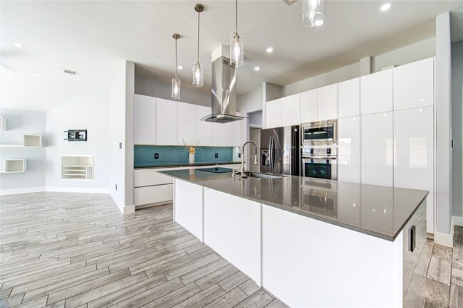 Photo - 8415 Doral Chase Ln
