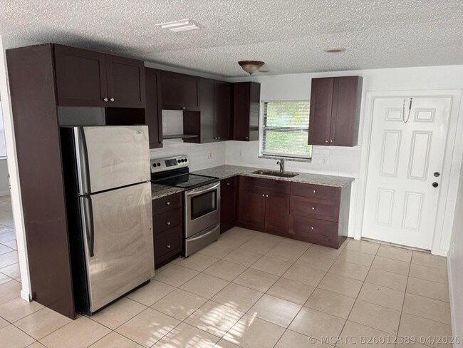 Photo - 336 NE 12th Ave