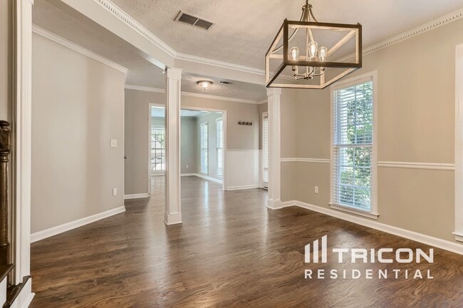 Photo - 105 Emerling Ln