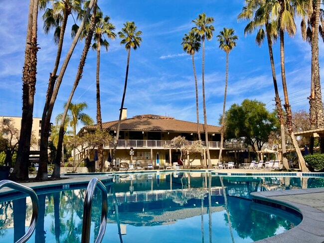 Photo - 350 N Civic Dr Unit 407