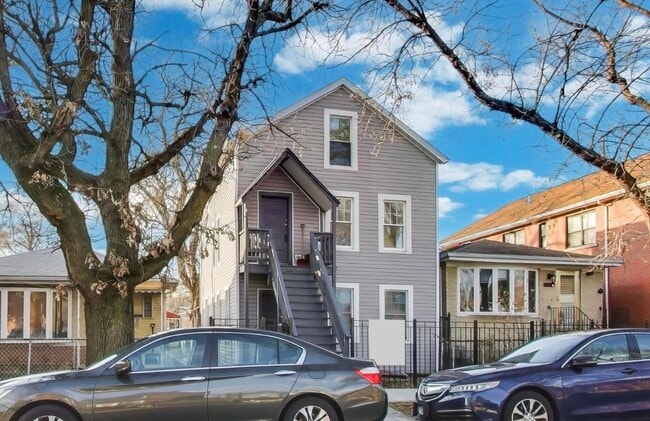 Building Photo - 3248 S Paulina St