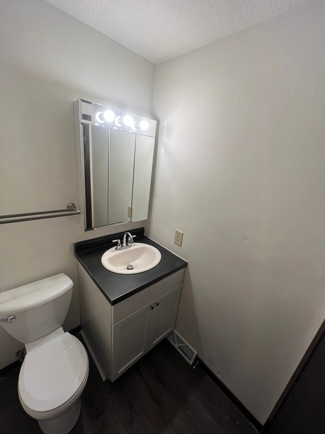 Photo - 1521 West Ave S Unit 2