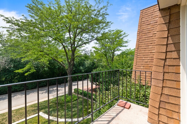 Photo - 1250 Park Ave W Unit 421