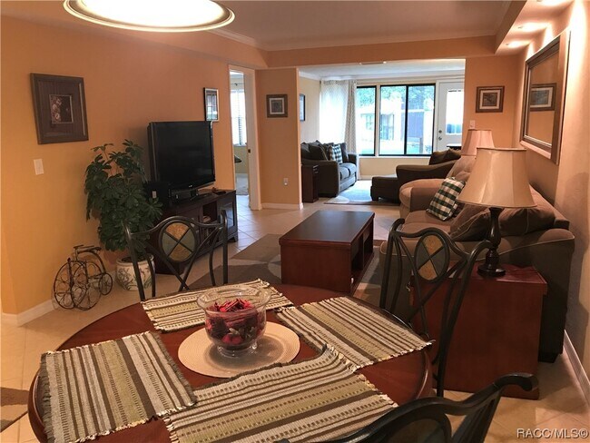 Photo - 300 E Glassboro Ct