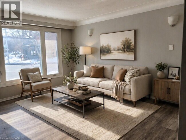 Photo - 307 Dunsmure Rd