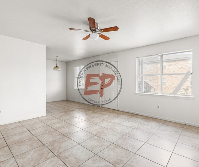 Photo - 2324 Breezy Dr