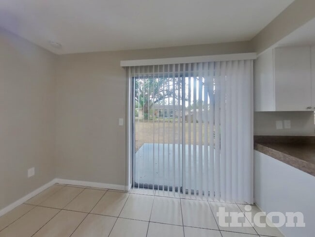 Photo - 1115 Oakhill St