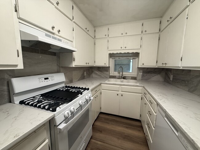 Photo - 207 S Berry St