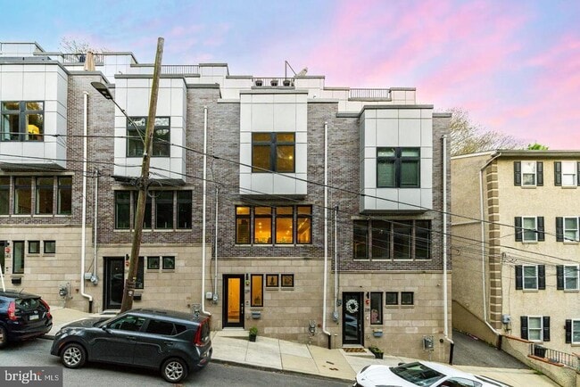Building Photo - 239 Lyceum Ave