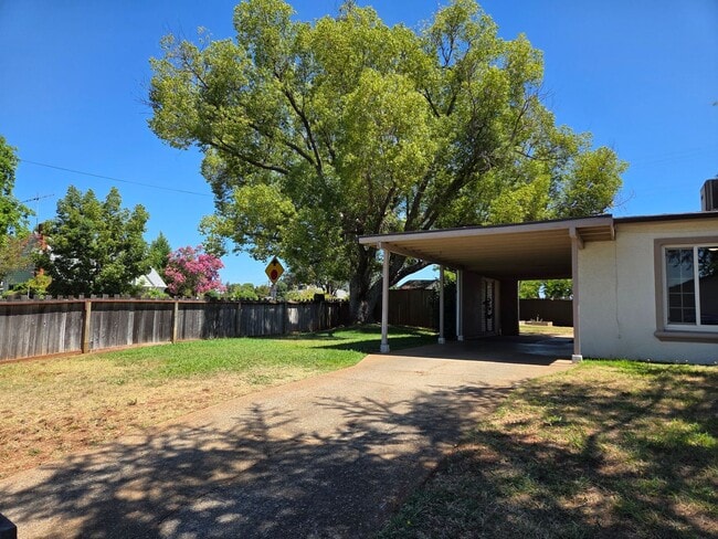 Photo - Large corner lot - Central Folsom 2 Bedroom, 1 Bath