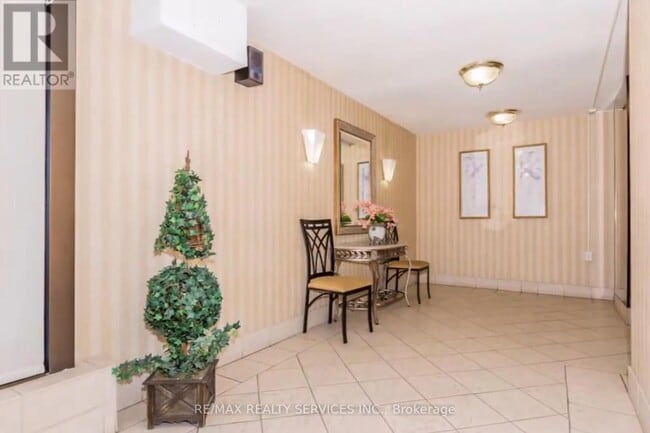 Photo - 18 Knightsbridge Rd Unit 304