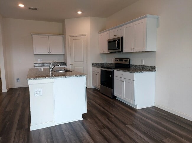 Photo - 1024 Long Bay Ct