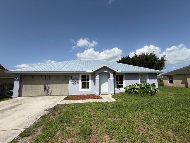 Photo - 1661 SW Cameo Blvd House