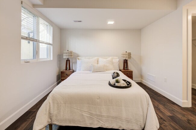 Photo - 132 Woolwich St