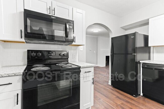 Photo - 554-556 Fairwood Ave