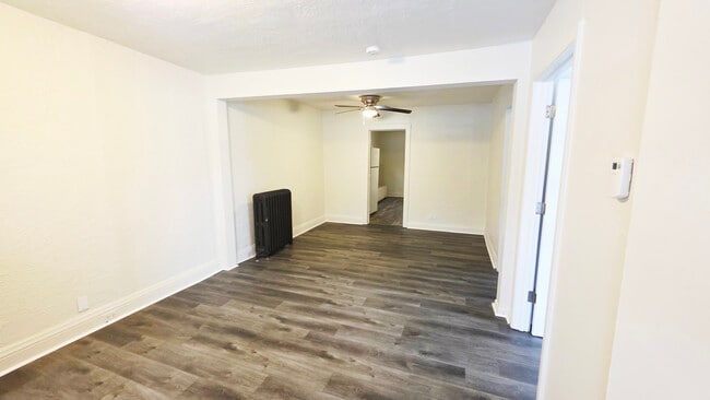 Photo - 15 E 21st St