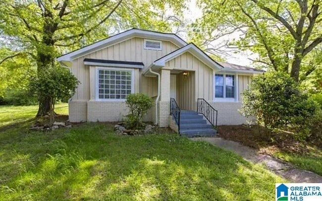 Building Photo - 1001 3rd Ave Rental