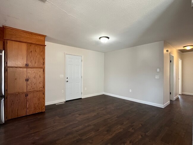 Comedor - 1618 E 3rd Ave