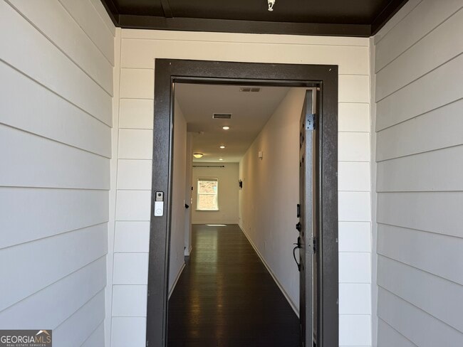 Photo - 716 Vallin St