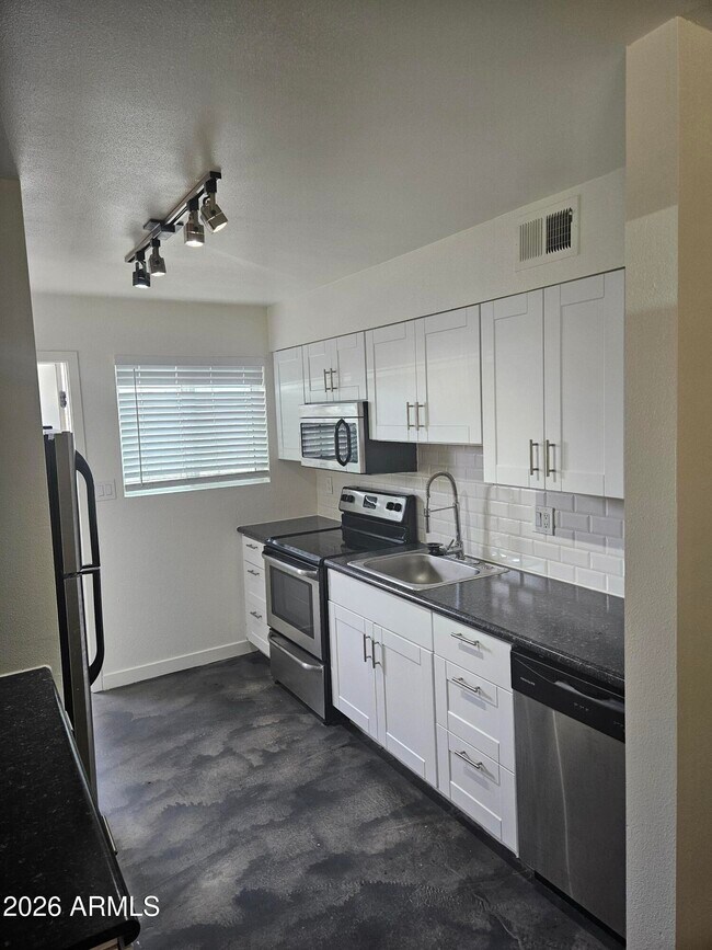 Photo - 2108 E Fairmount Ave