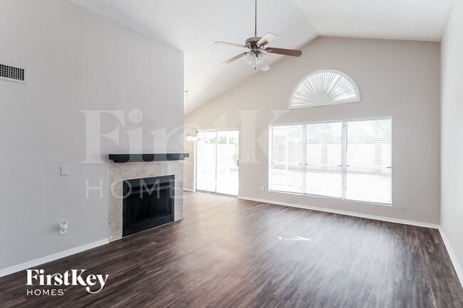 Photo - 19229 N 6th St