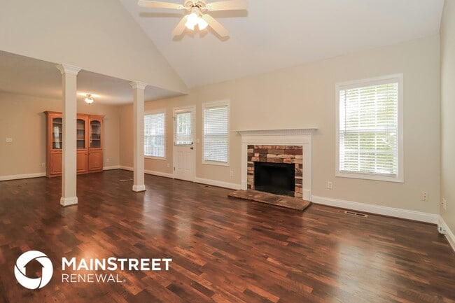 Photo - 13 Windrush Dr