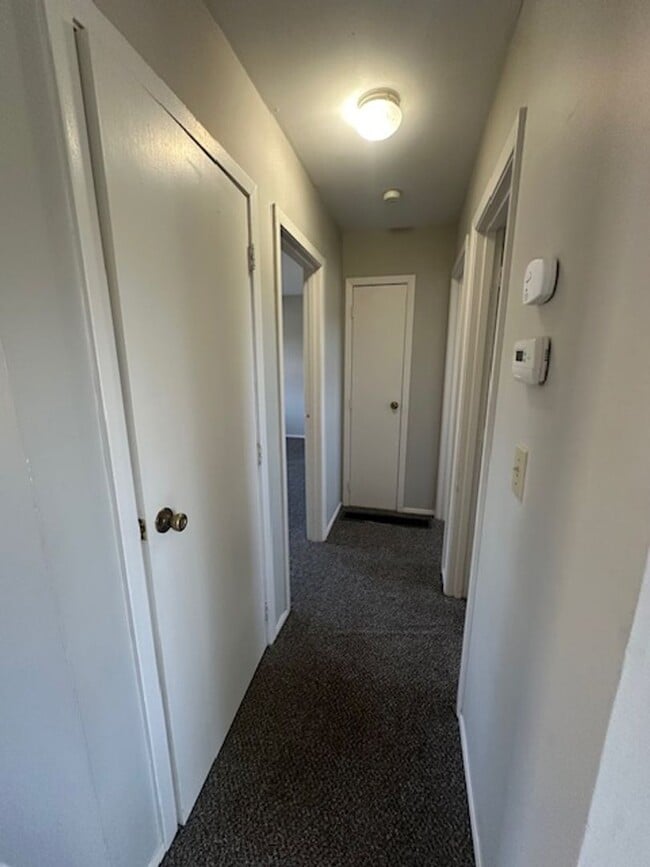 Photo - 2 Bedroom ranch with large backyard- Available now!